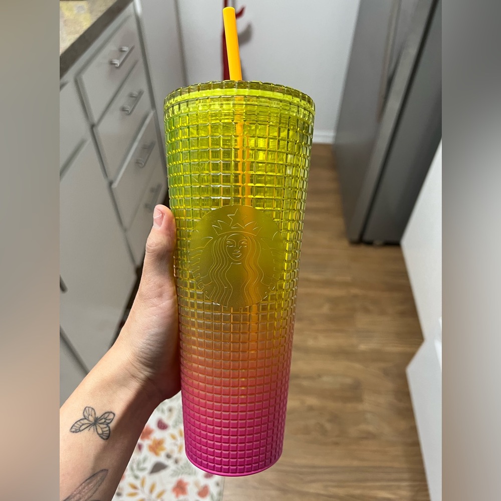 Yellow/pink ombré Starbucks 24oz grid